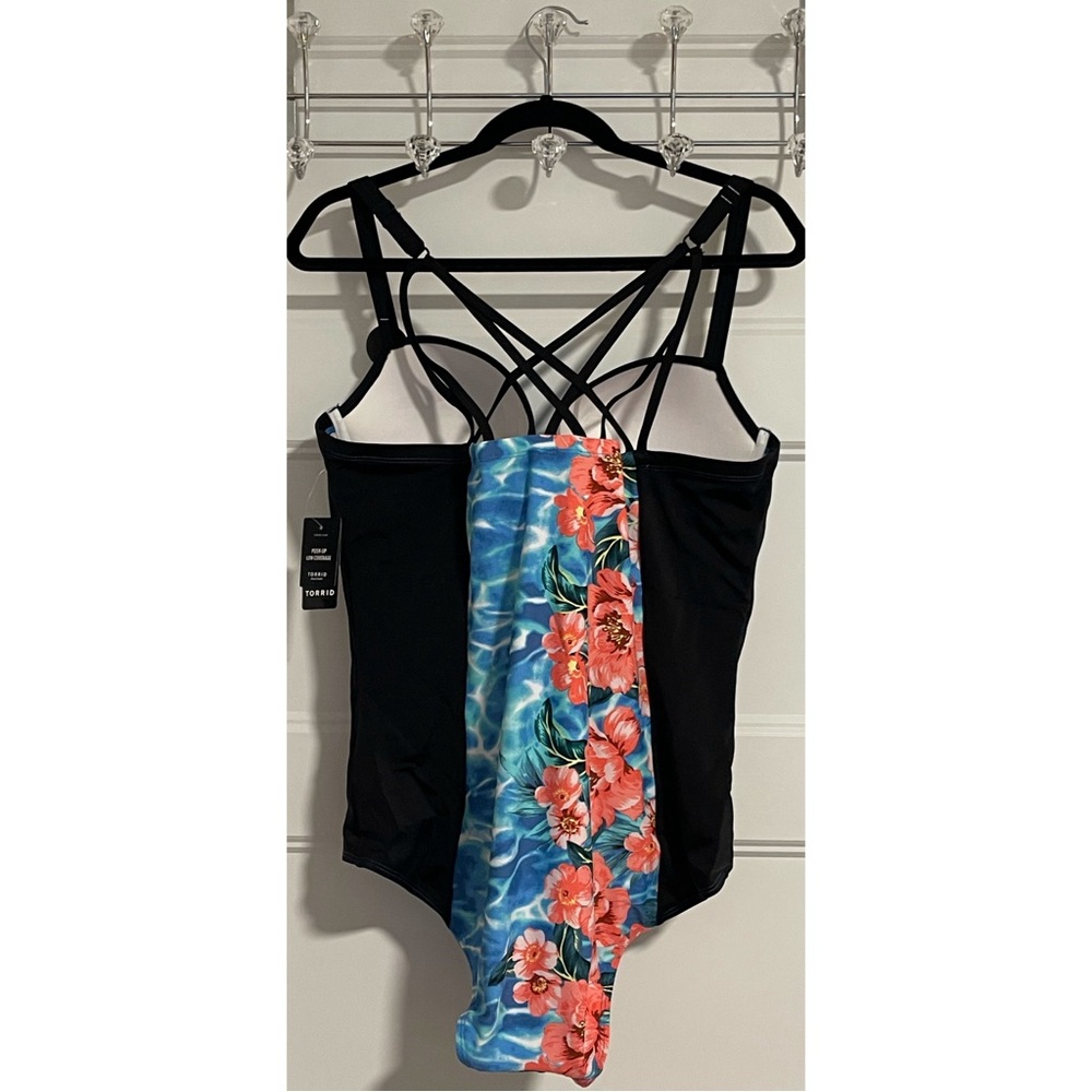 Torrid Underwire Slim Fix Blue Water Floral One-Piece Swimsuit NWT SZ 2 DD/F - Picture 7 of 16